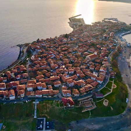 Family Hotel Lebed Nesebar Exteriör bild